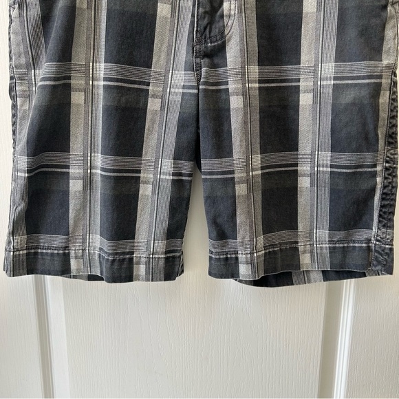 Cherokee Men's Flat Front Cotton Chino Shorts Black and Gray Plaid Size 34 - Picture 5 of 13